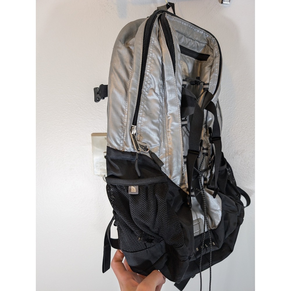 North Face Borealis Backpack Silver Black Ripstop Hiking Daypack Mens LOOK - Picture 5 of 11